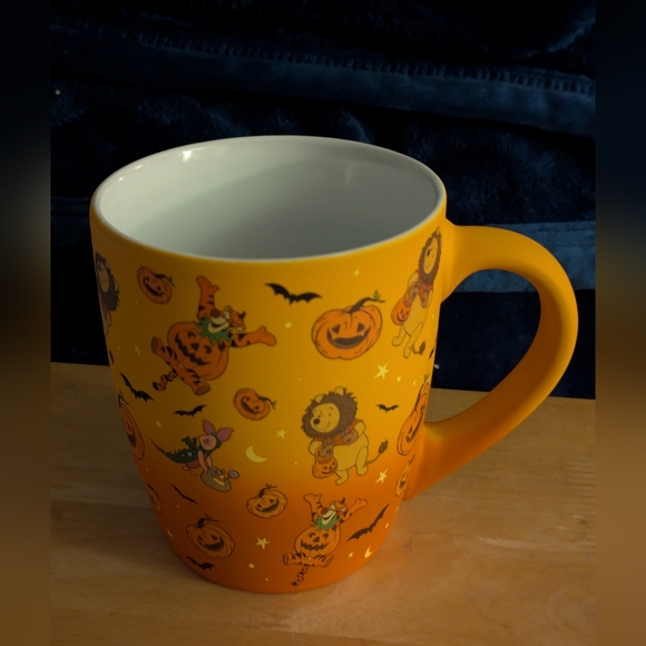 Pooh Halloween Ombre Mug Orange - Picture 3 of 6